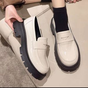 Minimalist platform loafers